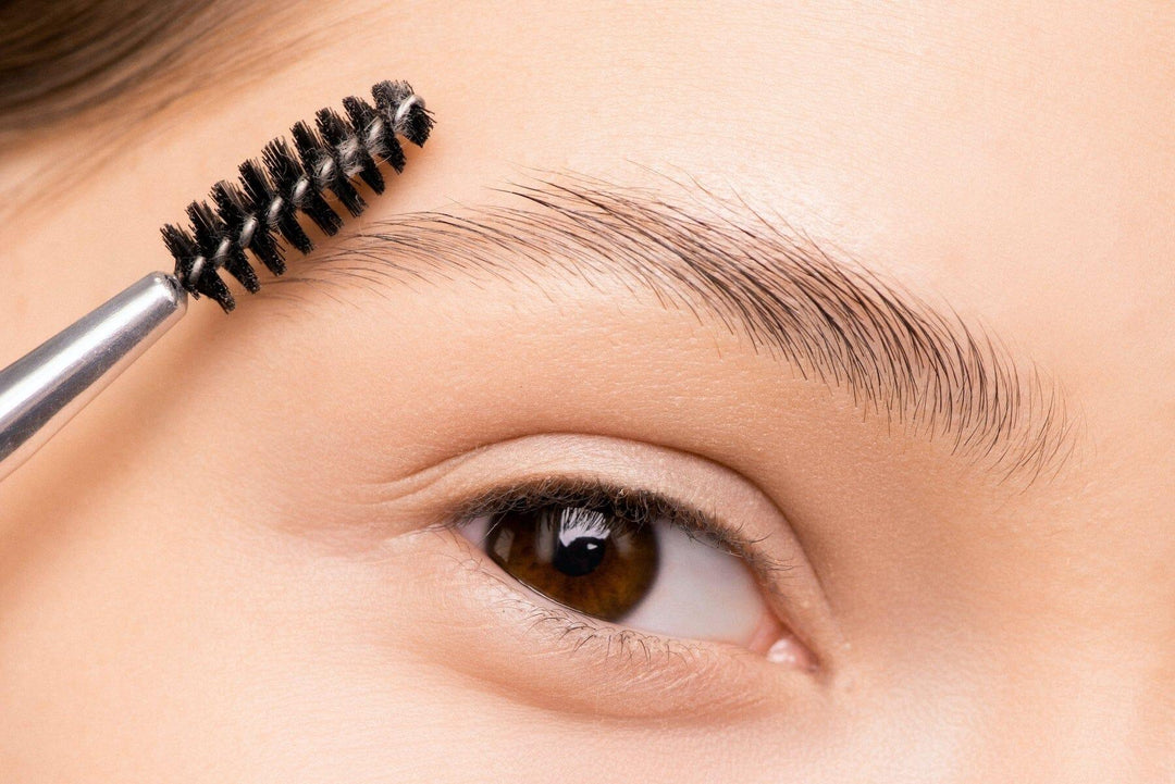 Effortlessly grooming your eyebrows - Bdellium Tools