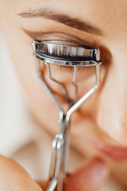 Heating up your eyelash curler - Bdellium Tools