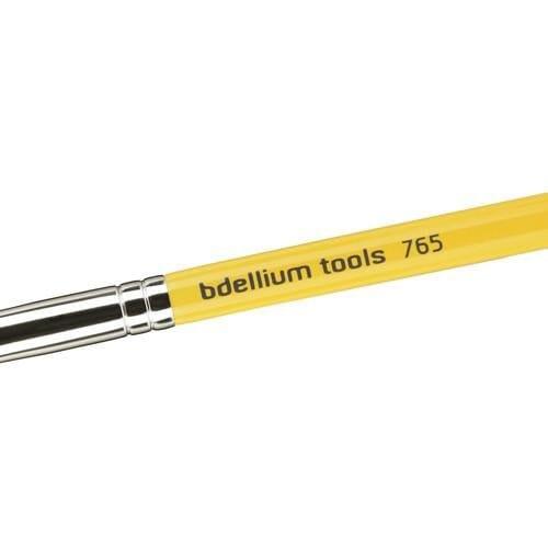 Travel 765 Small Angled Shader - Bdellium Tools